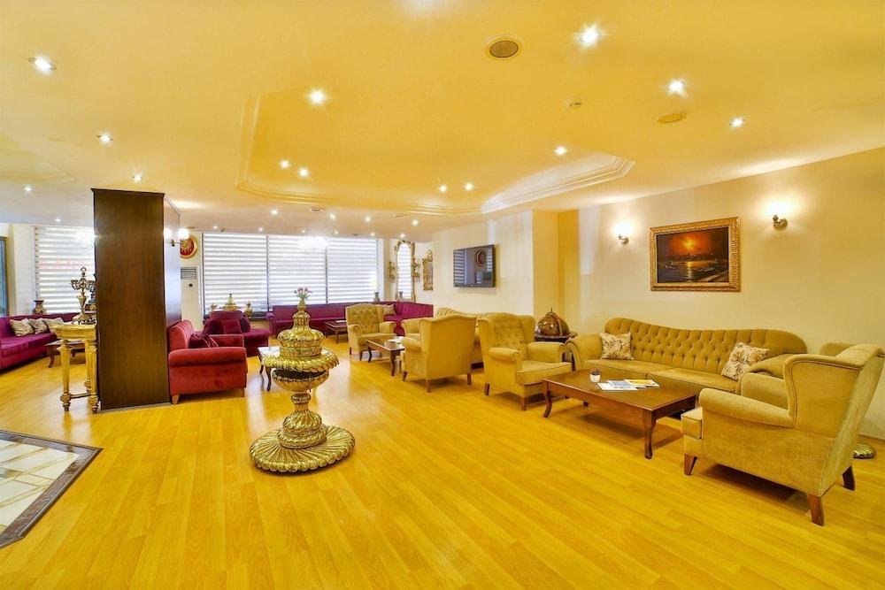 Grand Ant Hotel