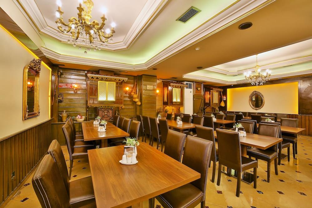 Grand Ant Hotel 3*