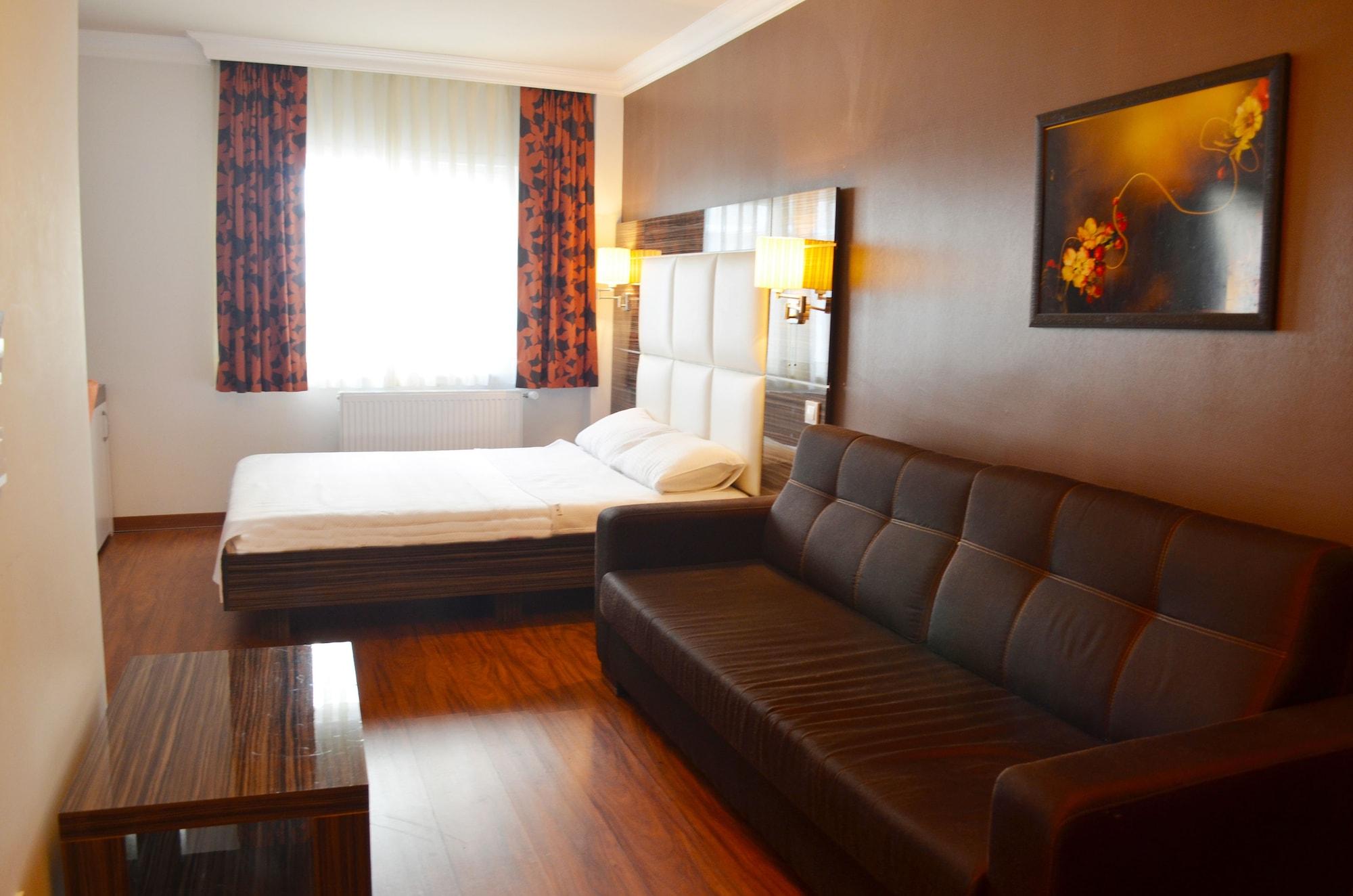 La Piano Hotel
