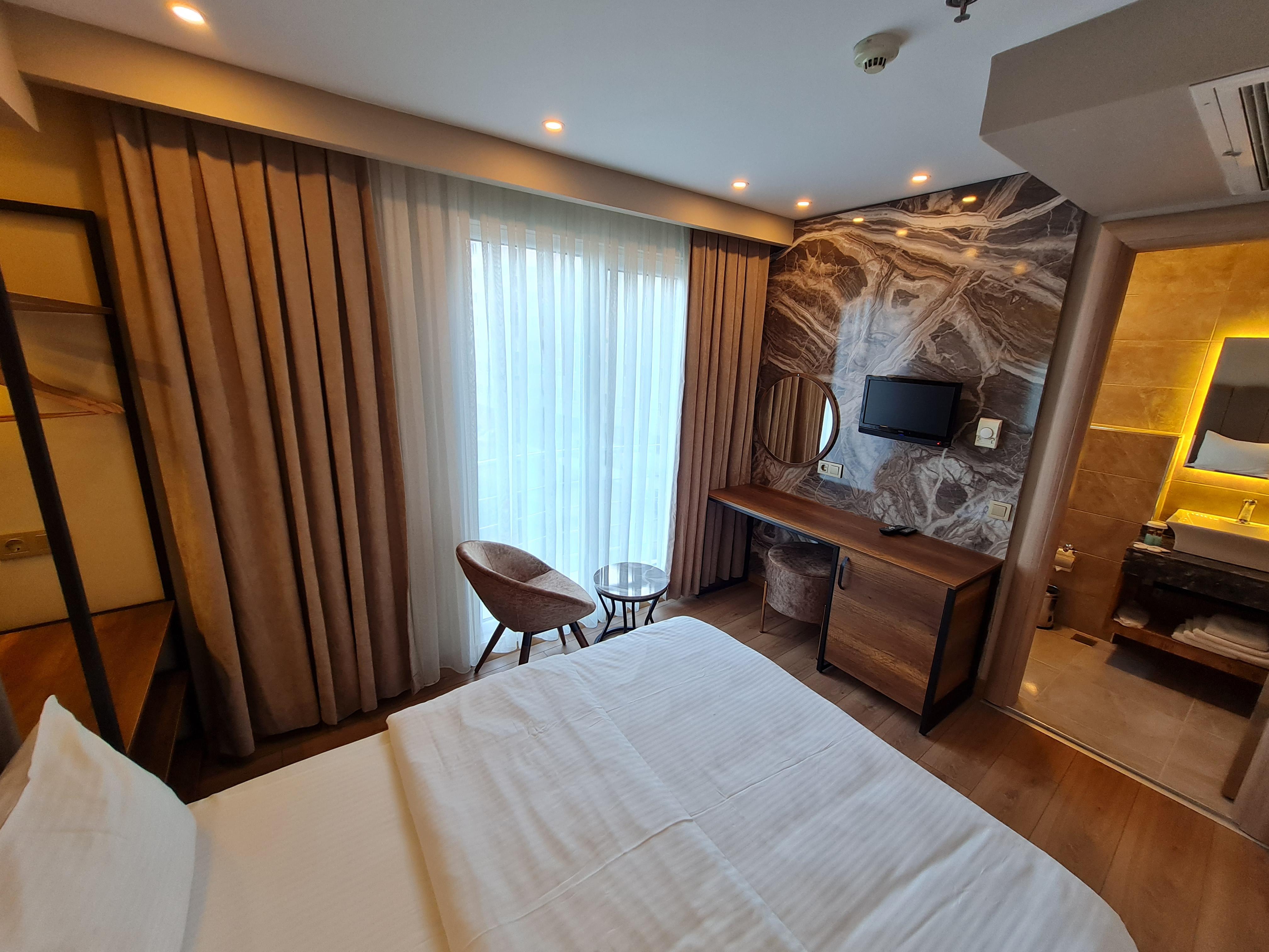 Air Boss Airport And Fair Hotel