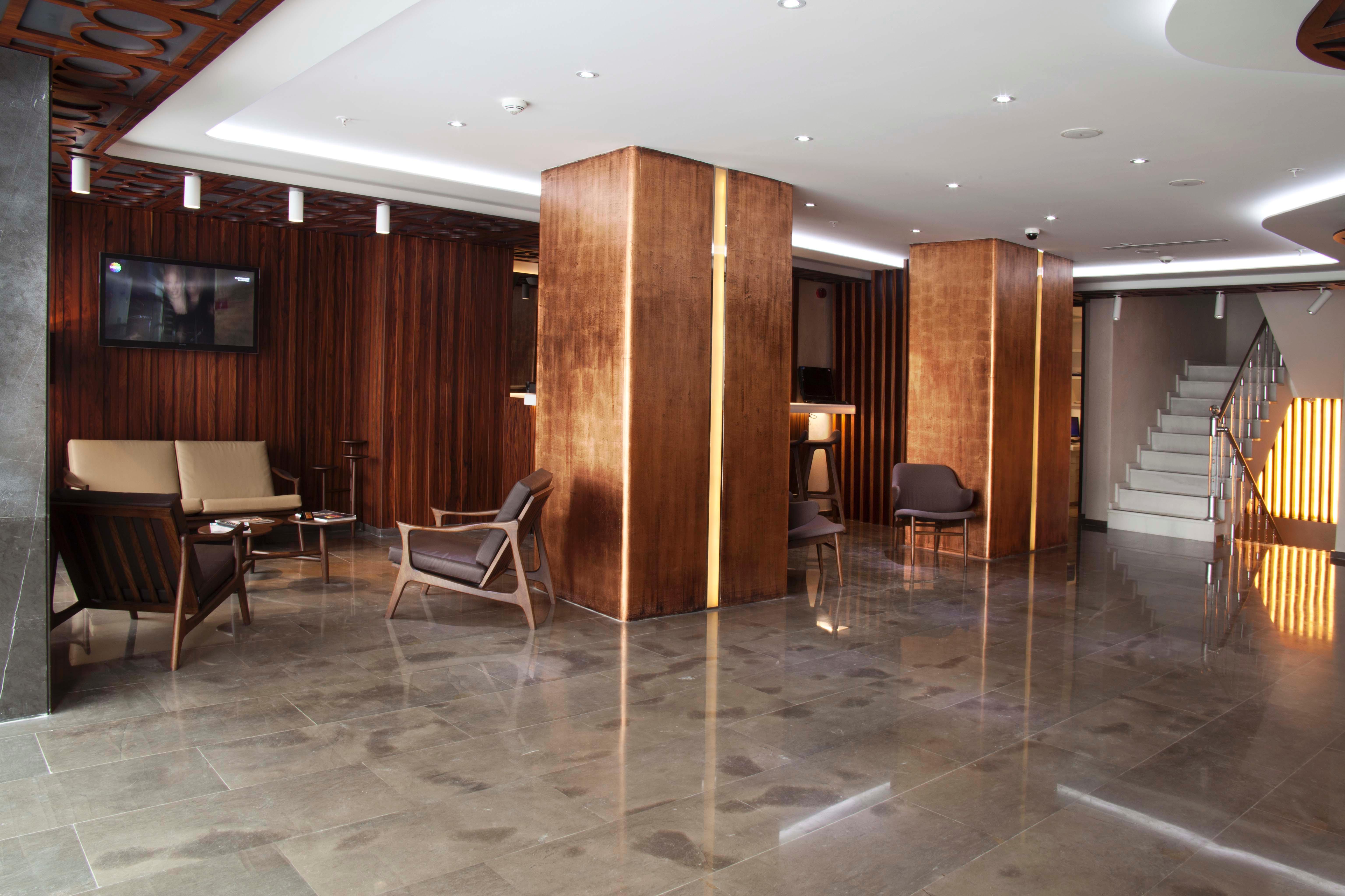 Hotel Victory &