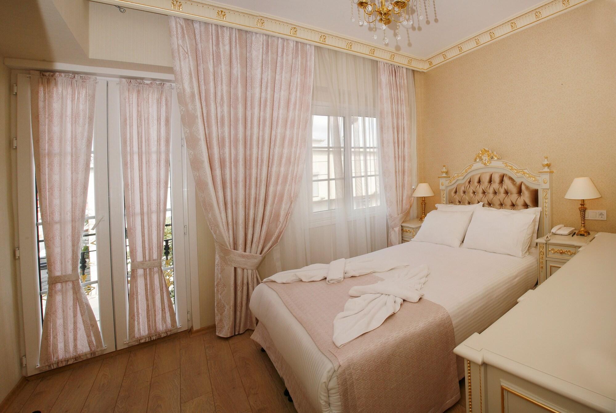 Karakoy Port 4*