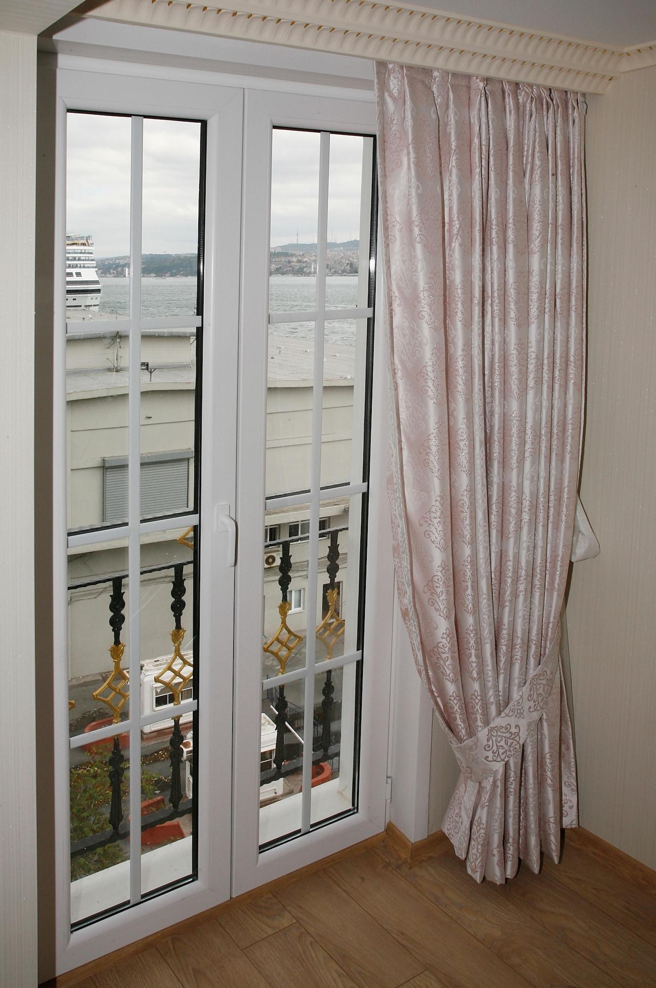 Hotel Karakoy Port 4*