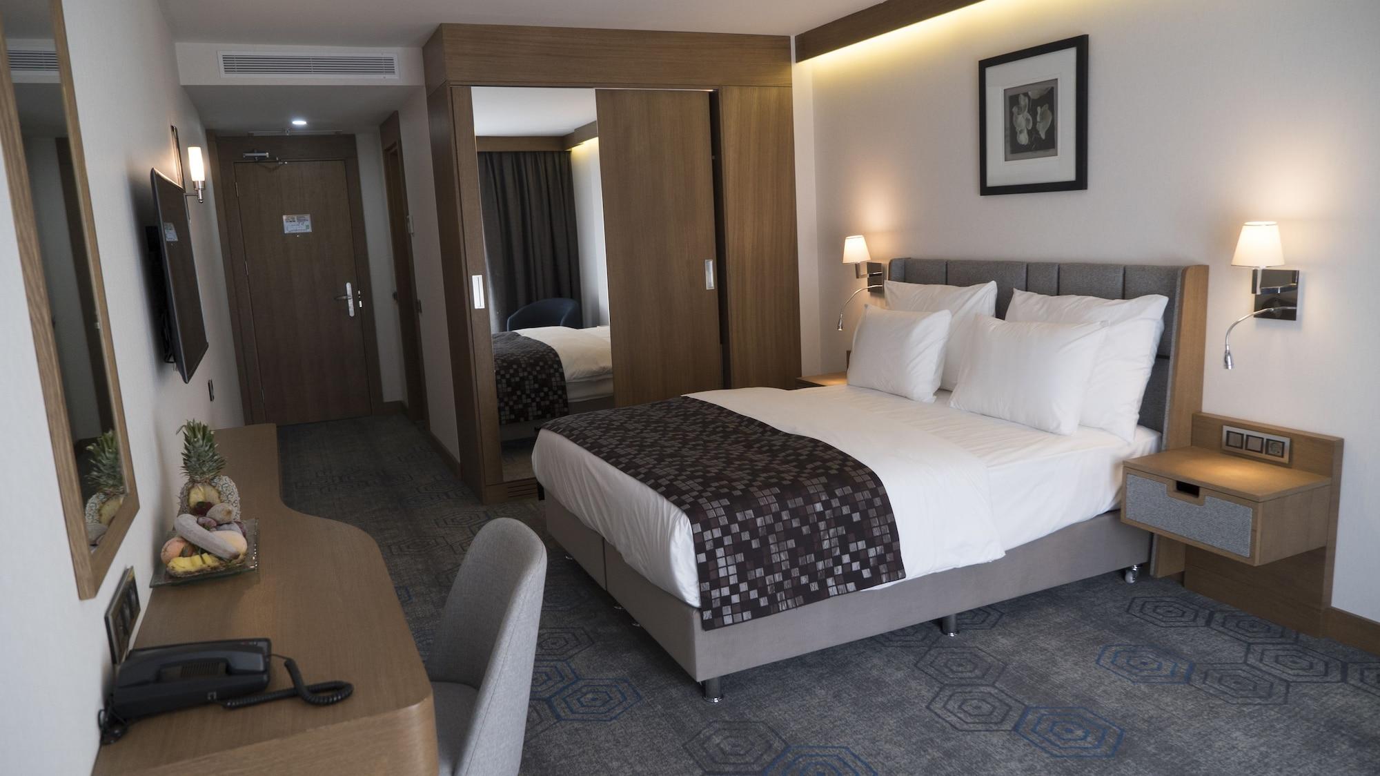 Hotel Yuksel Yenikapi 4*