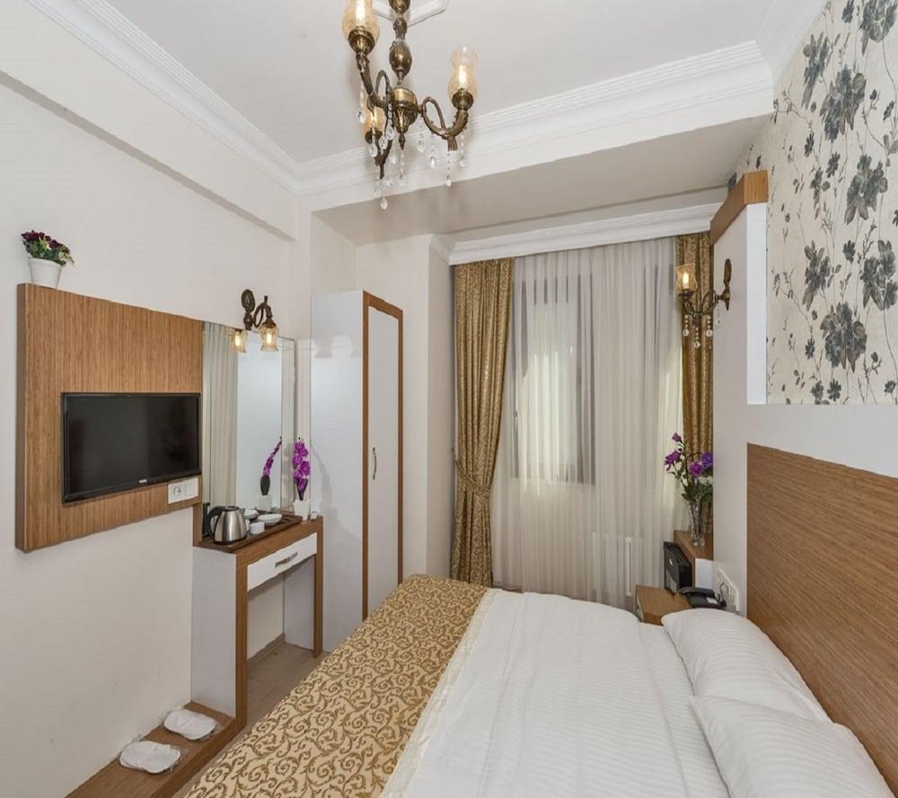 Hotel Raimond 3*
