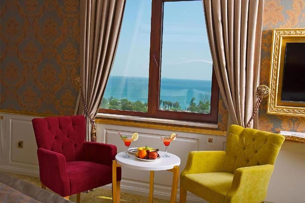 Emirhan Palace 3*