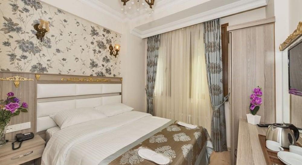 Raimond Hotel