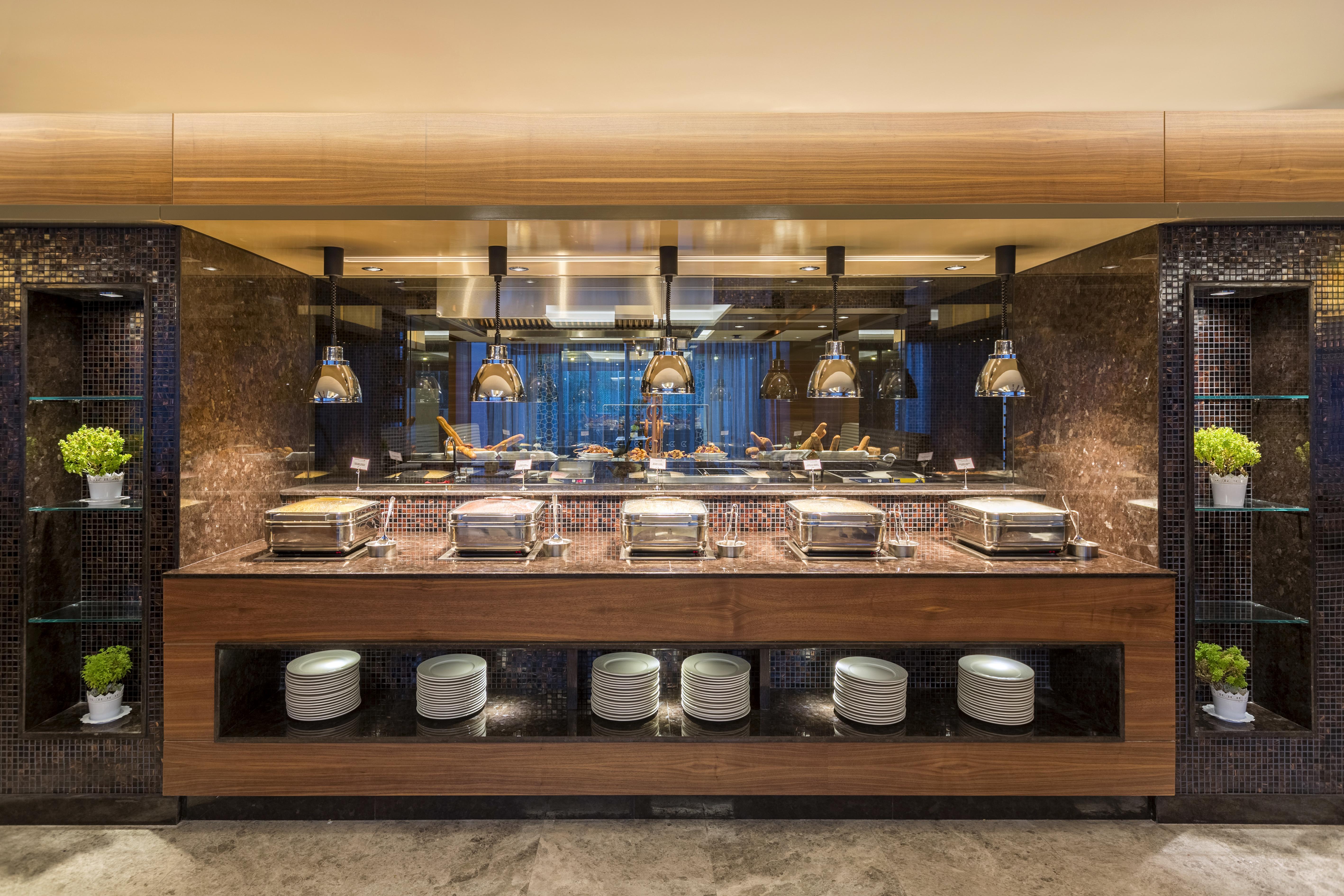 Hotel Golden Tulip Bayrampasa 5*