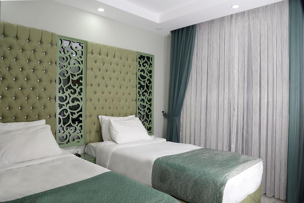 Garden Hotel 3*