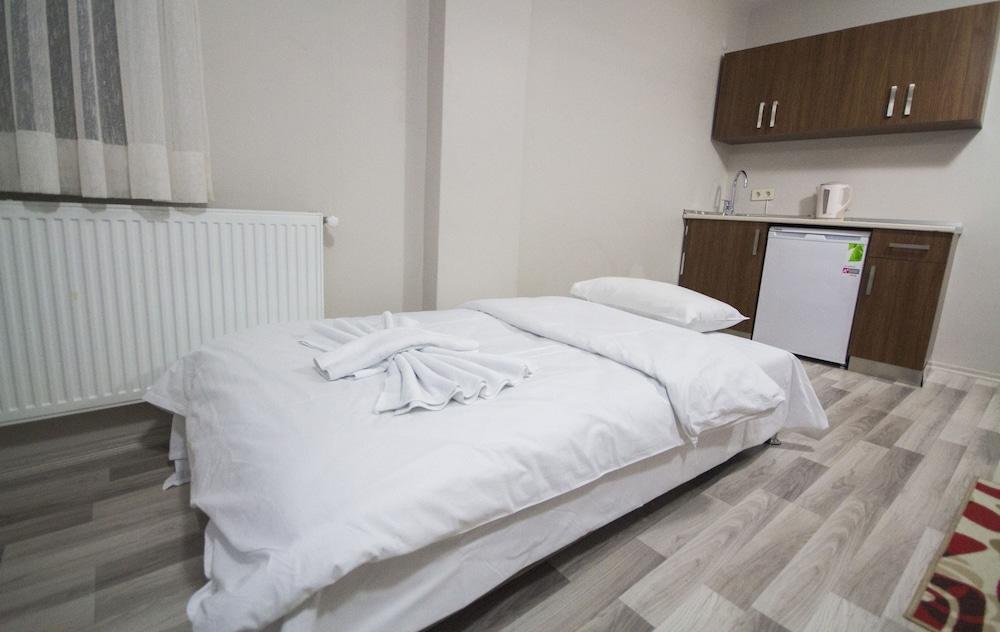 Carina Aparthotel
