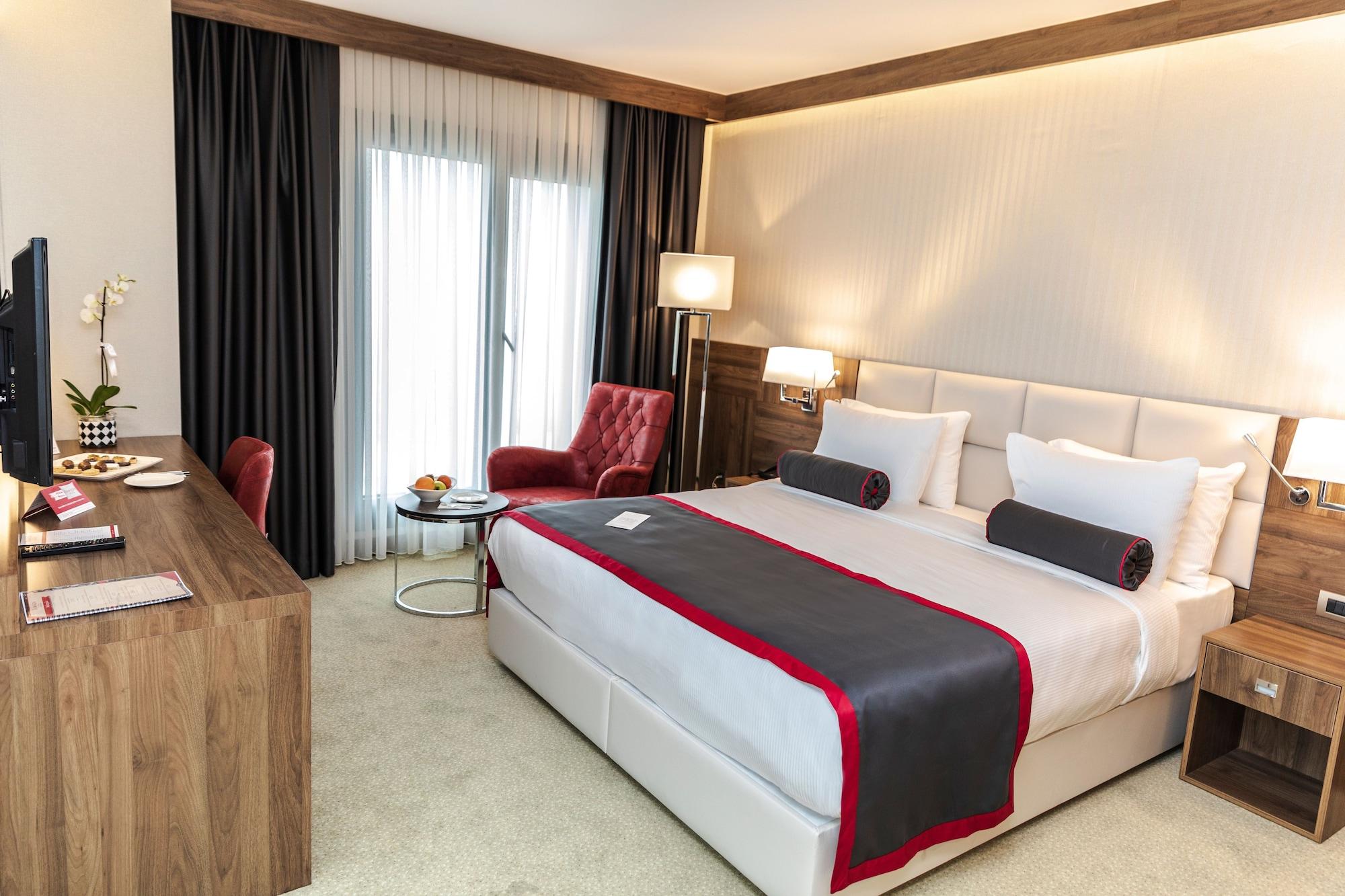 Ramada Beylikduzu 5*