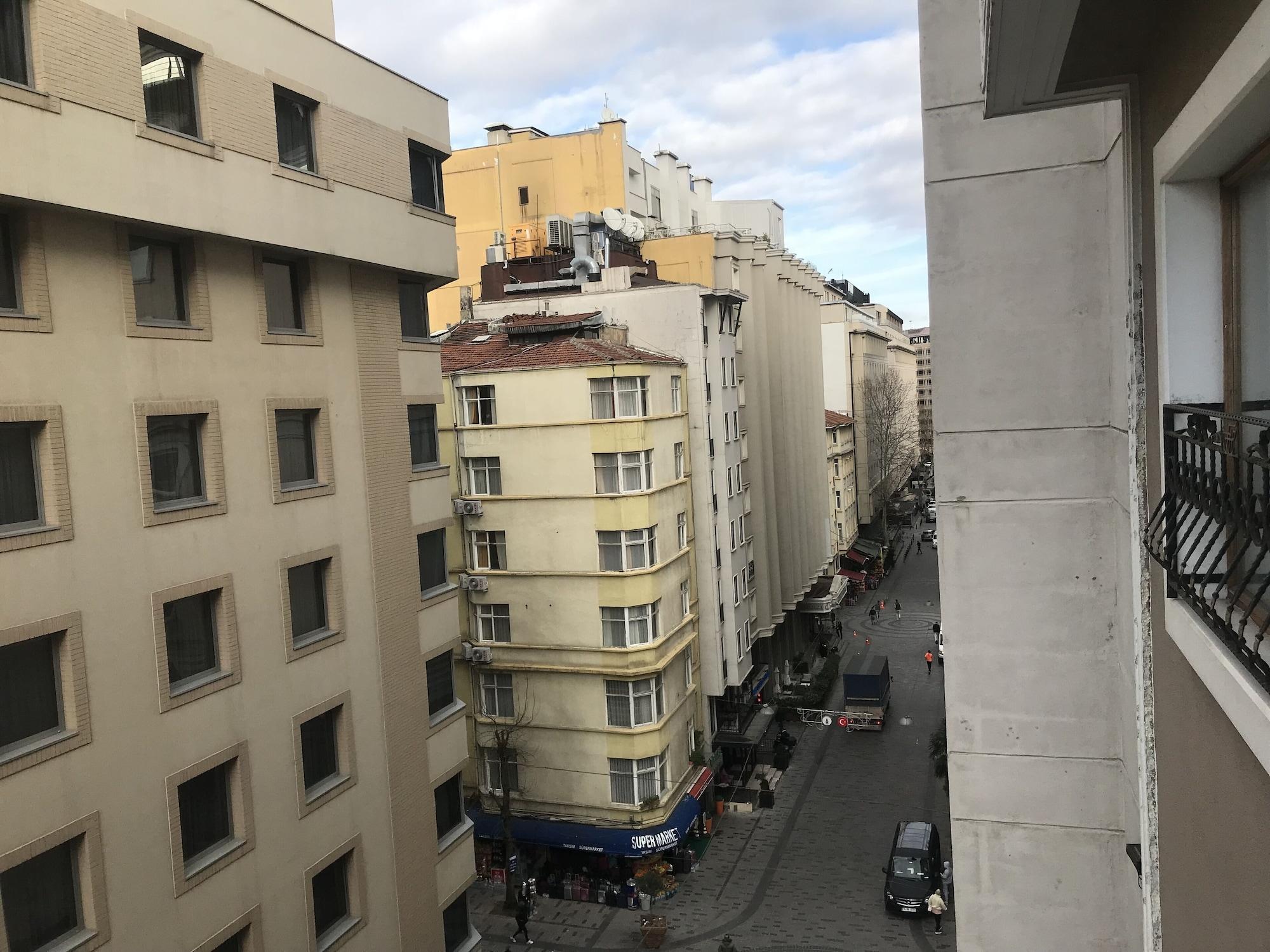 Ferman Hilal Taksim