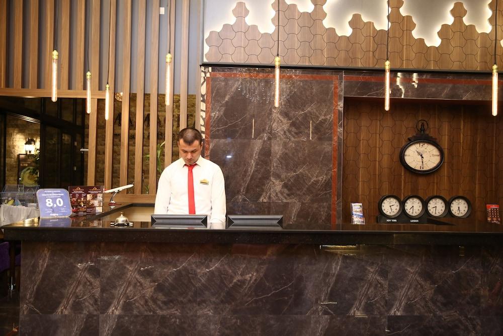 Otel Classes Airport 3*