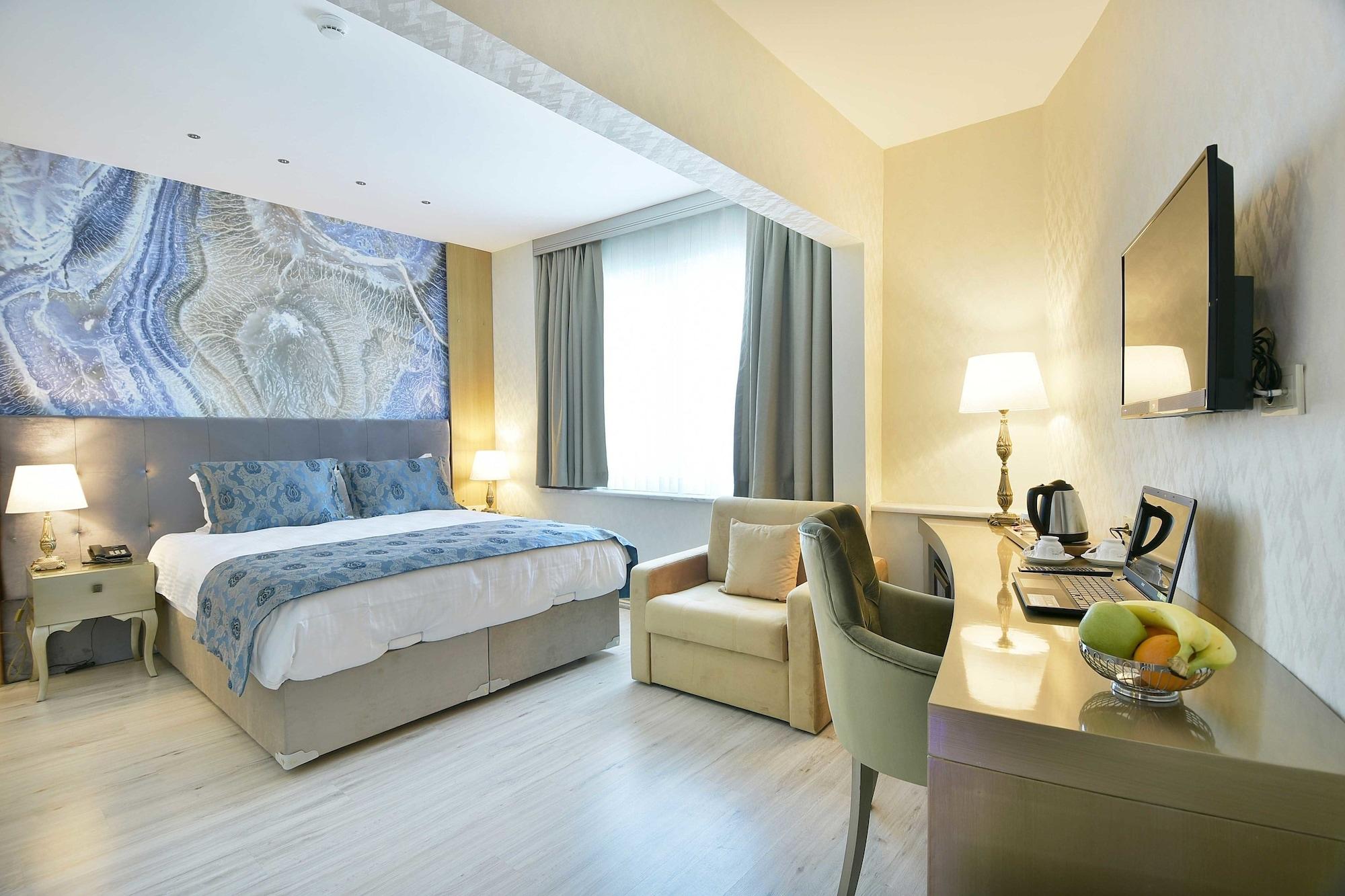 Adamel Hotel