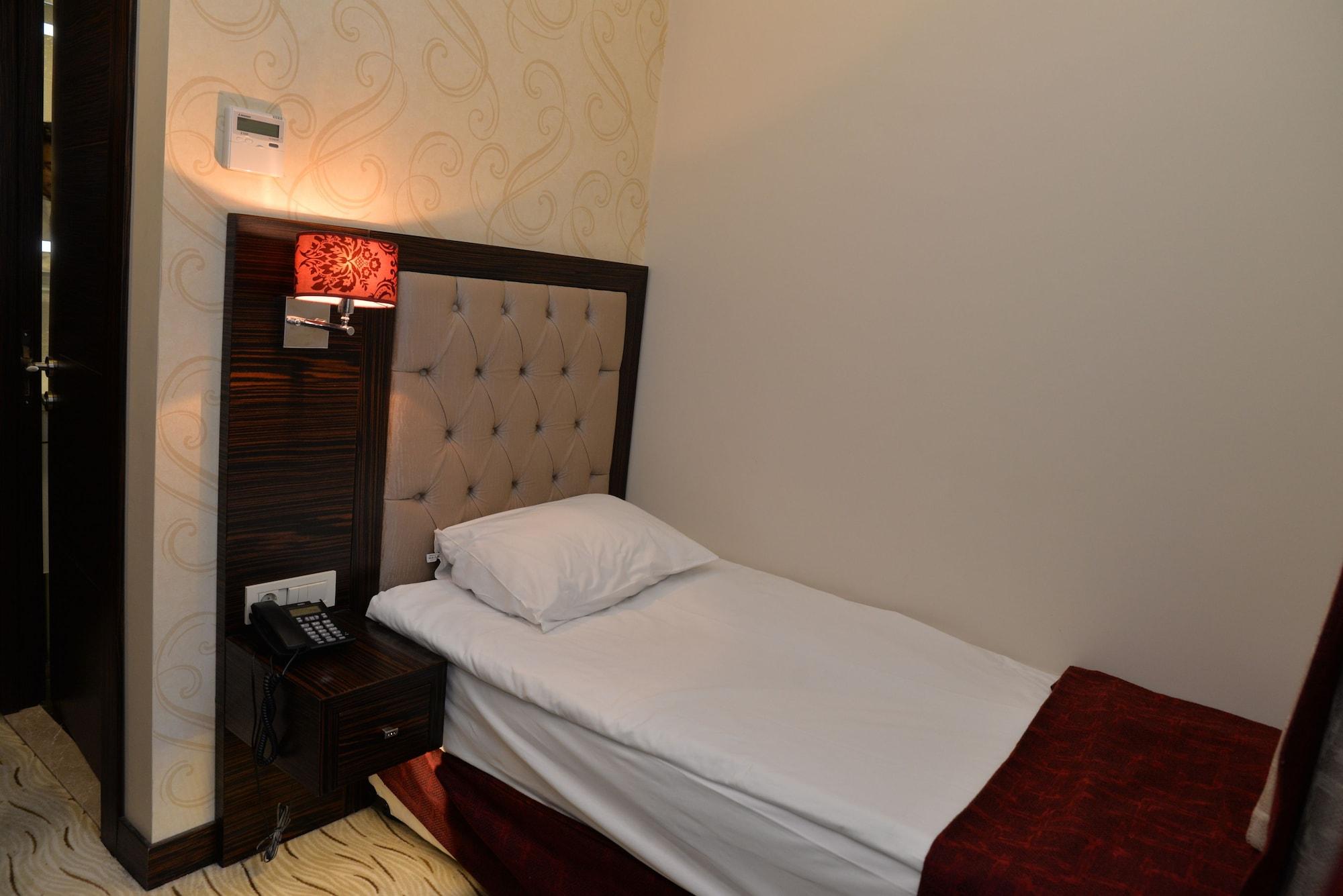 Hotel Golden Siyav