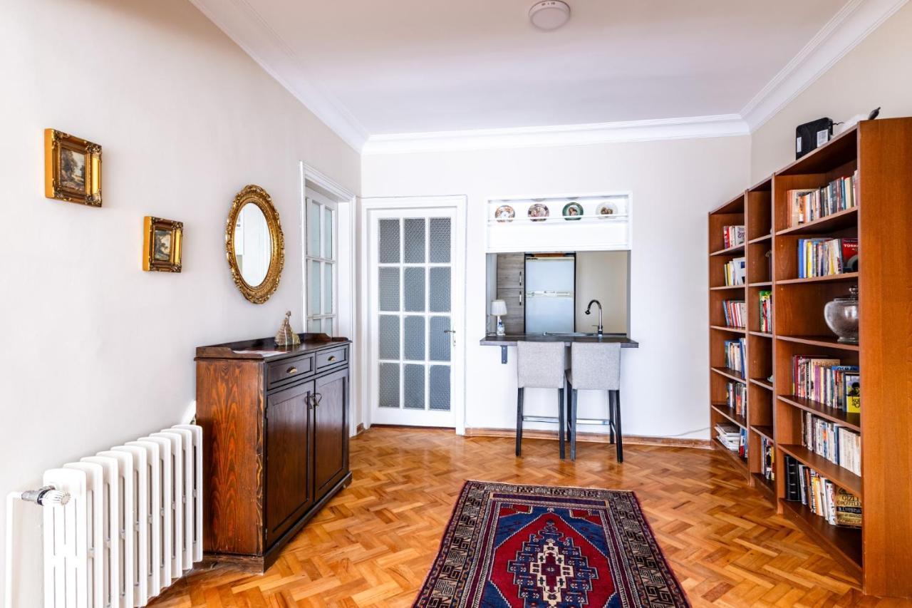 Apartment Spacious Flat W Balcony 3 Min To Kadikoy Square *
