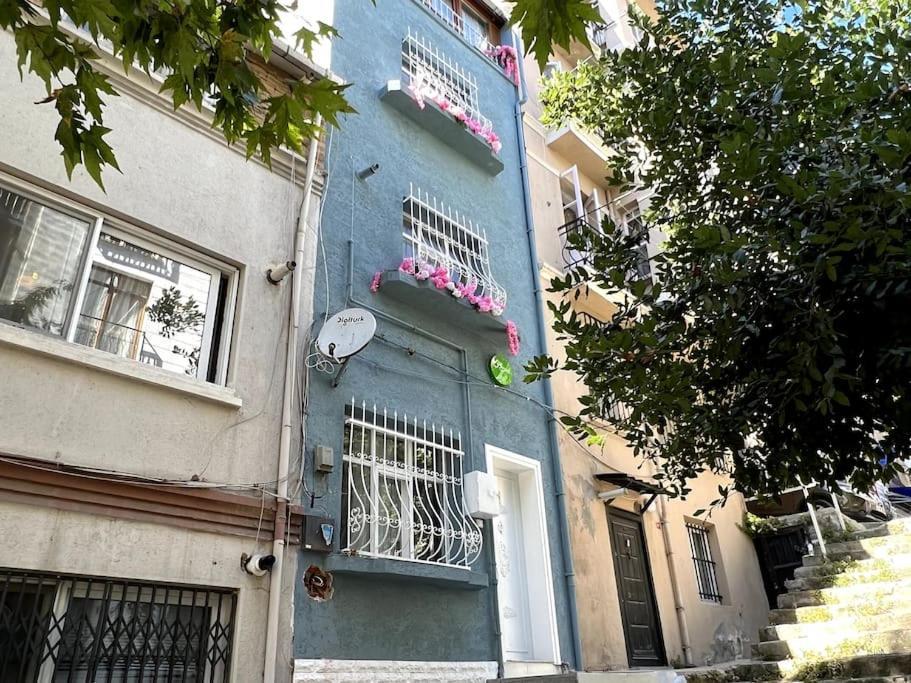 Apartment Comelivego Taksim K