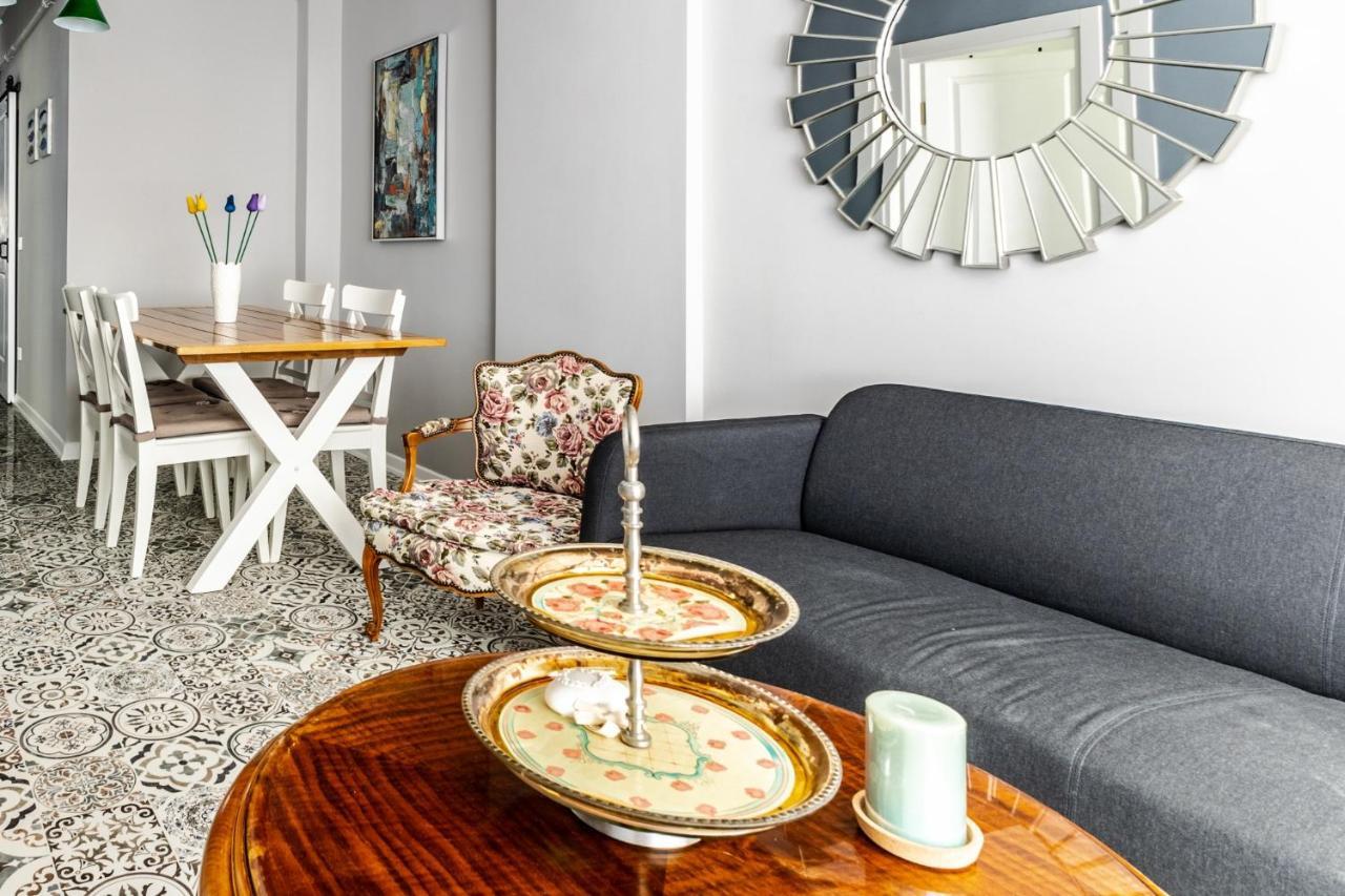 Peaceful Flat W Garden View Balcony In Kadikoy Daire