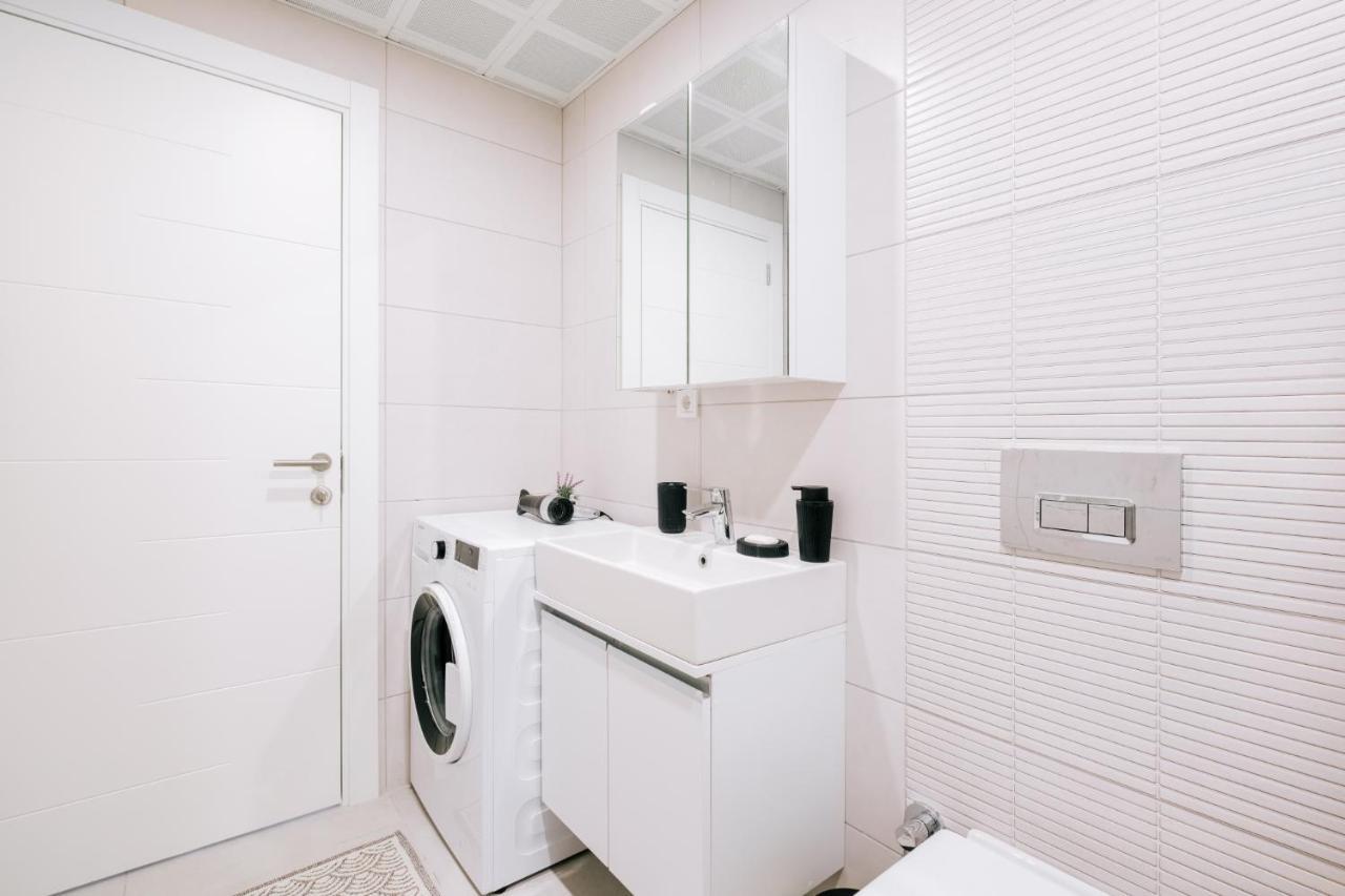 Apartment Chic Flat W Balcony 5 Min To Moda Coast In Kadikoy *