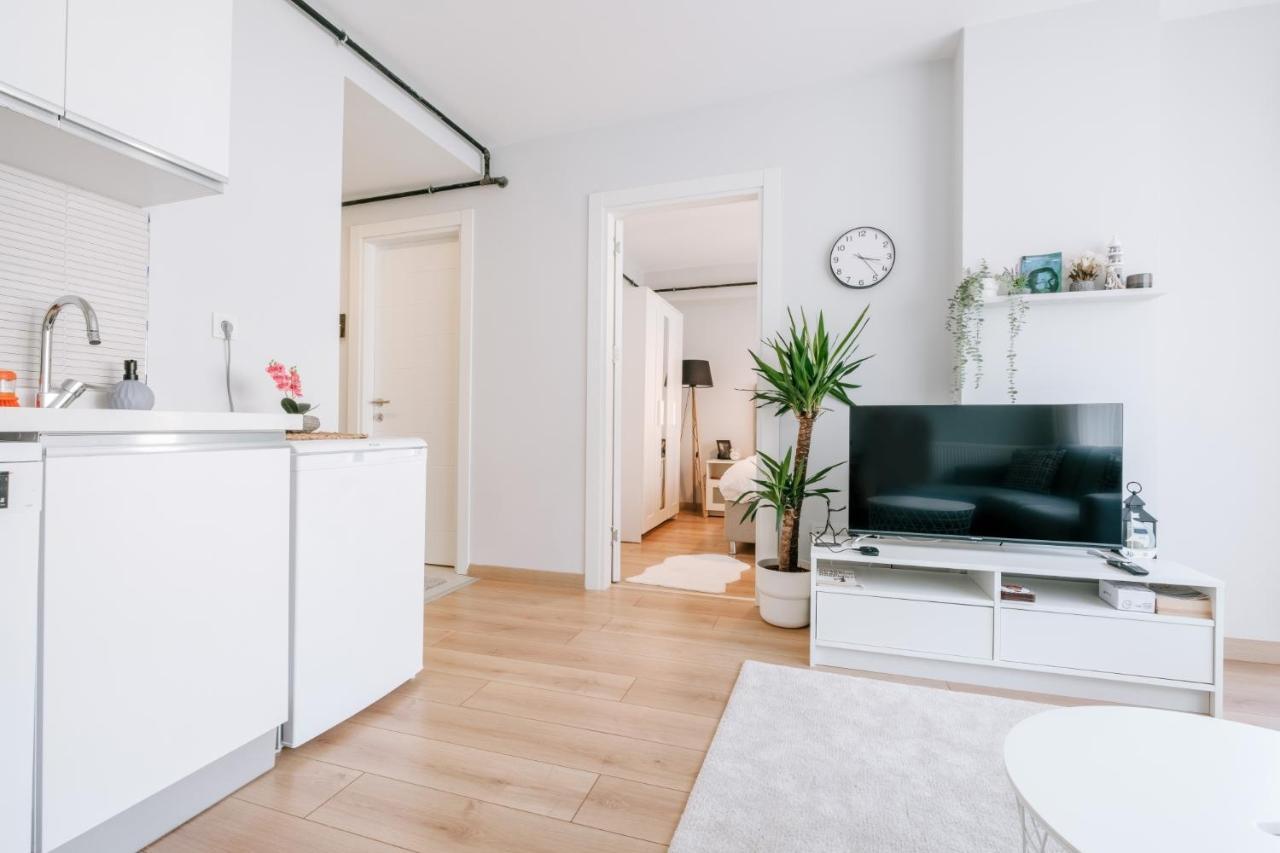Apartment Chic Flat W Balcony 5 Min To Moda Coast In Kadikoy