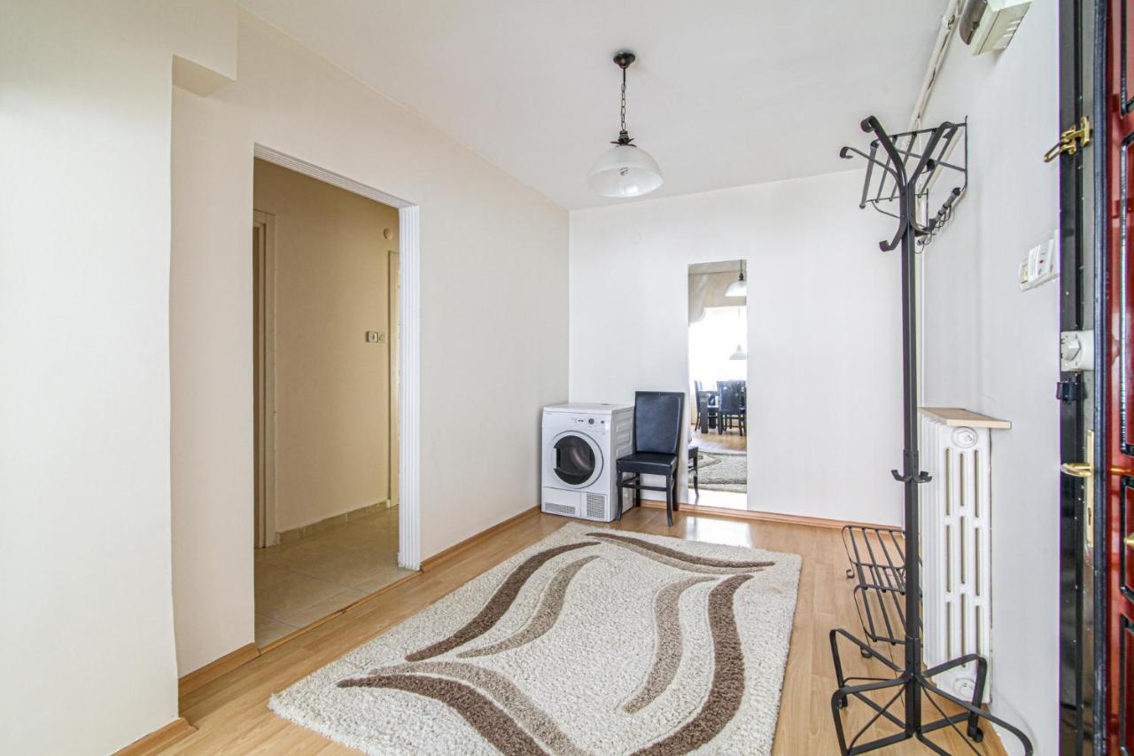 Centrally Located Chic Flat In Sisli Apartment