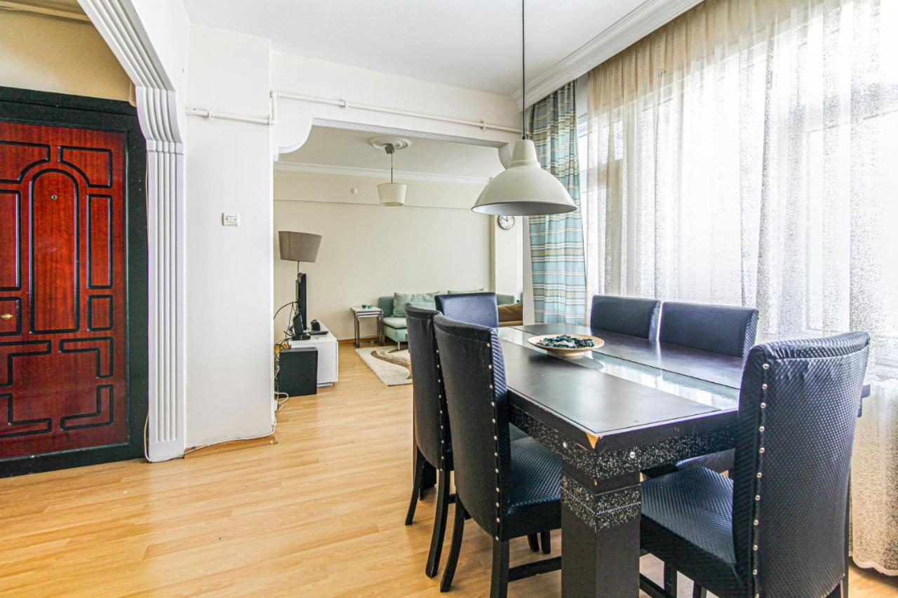 Centrally Located Chic Flat In Sisli