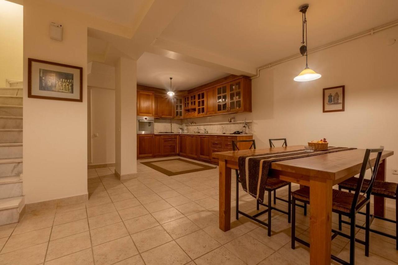 Villa Terrace Triplex In Peninsula