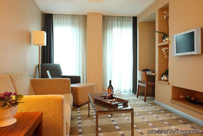 Hotel Housez & Special Class 4*