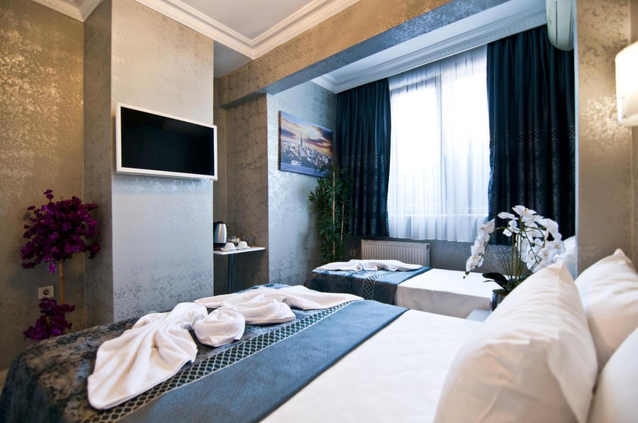 Roof Hotel *