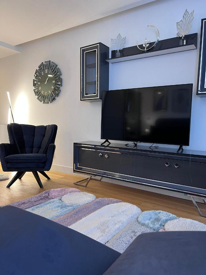 -comfortable Living Space- Fully Equipped -pullman *