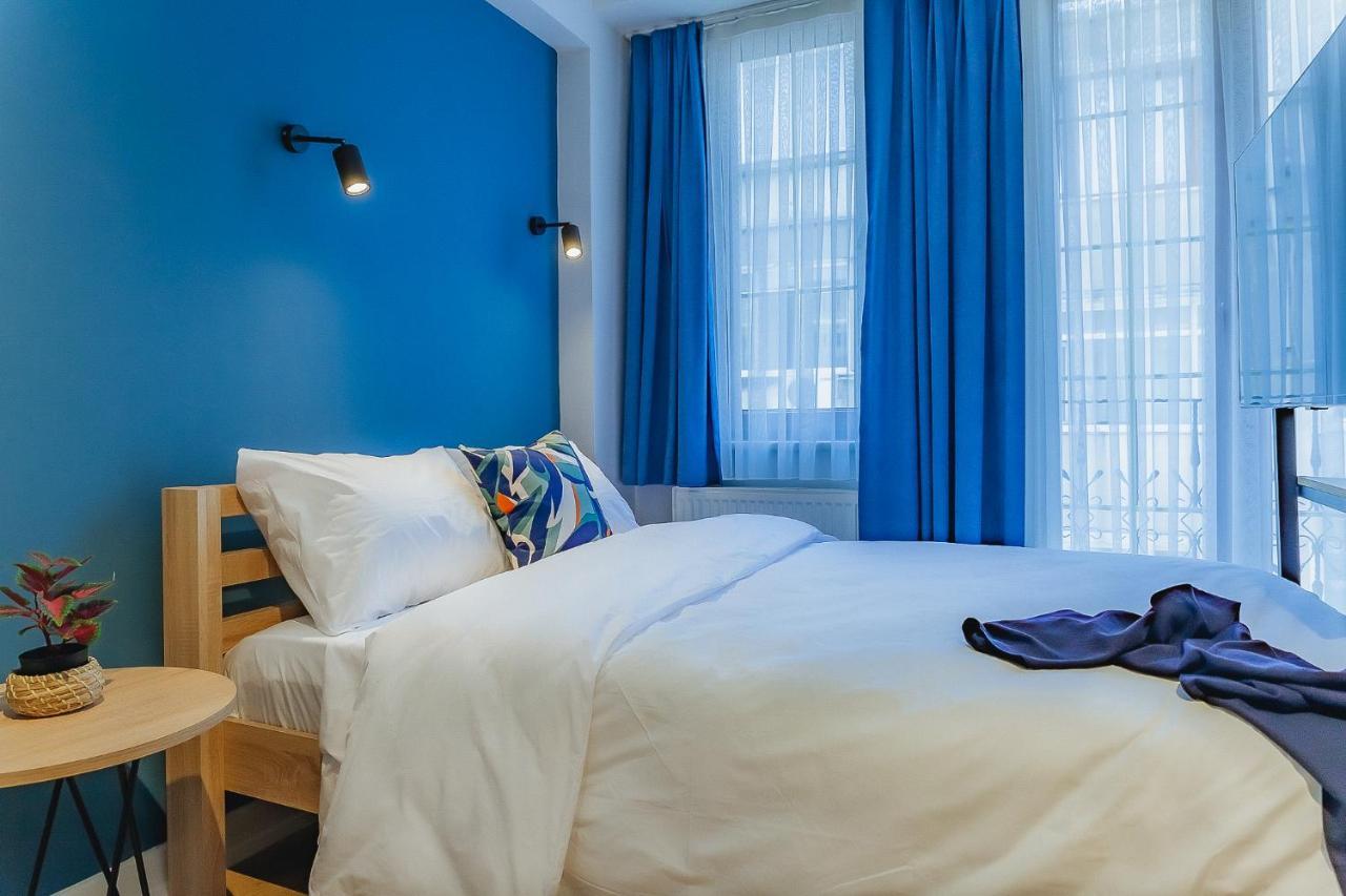 Hotel Marcian's Column - Orange And Blue *