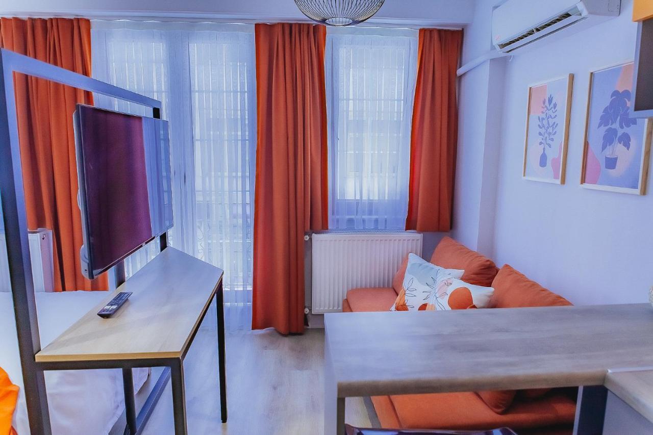 Marcian's Column - Orange And Blue Hotel Istanbul