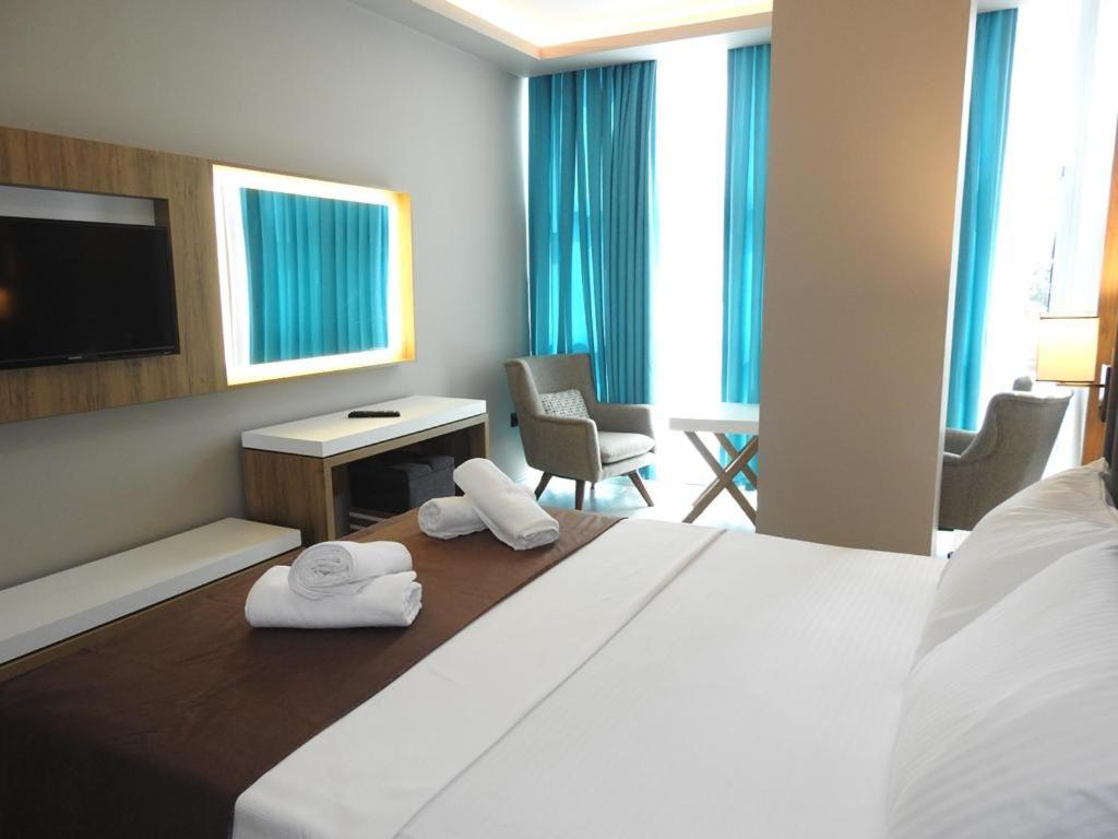 Armoni Life Suit Hotel