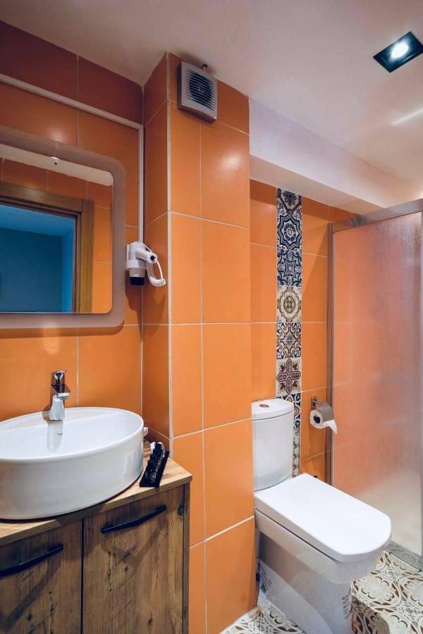 Rexee Hotel 3*