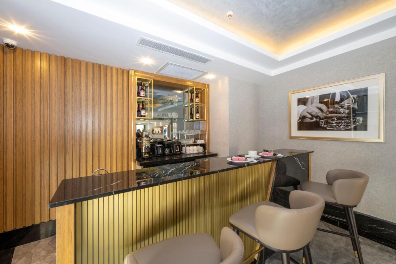 Ravi Hotel