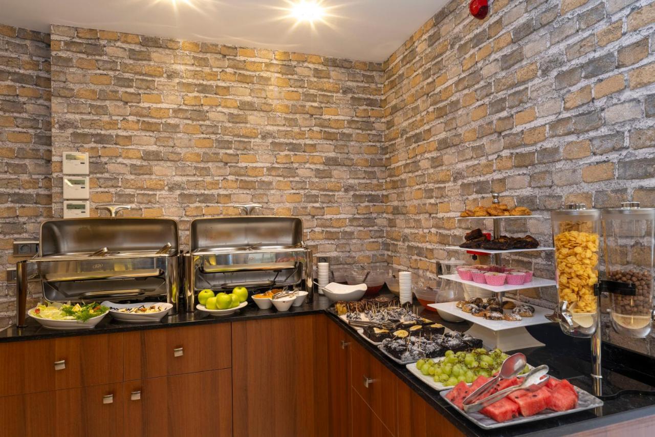 Hotel Ravi 3*