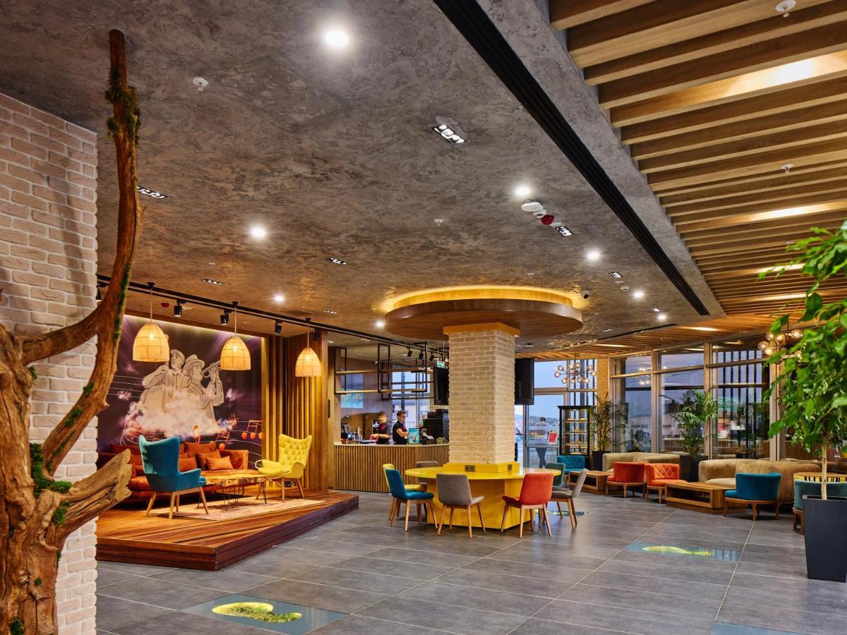 Ibis Airport 4*