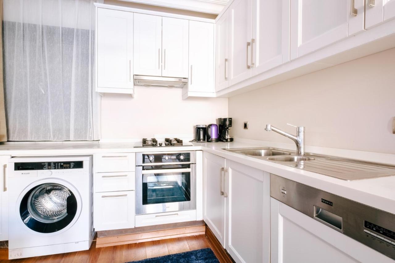 Cozy Retreat With Balcony 2 Min To Galata Tower