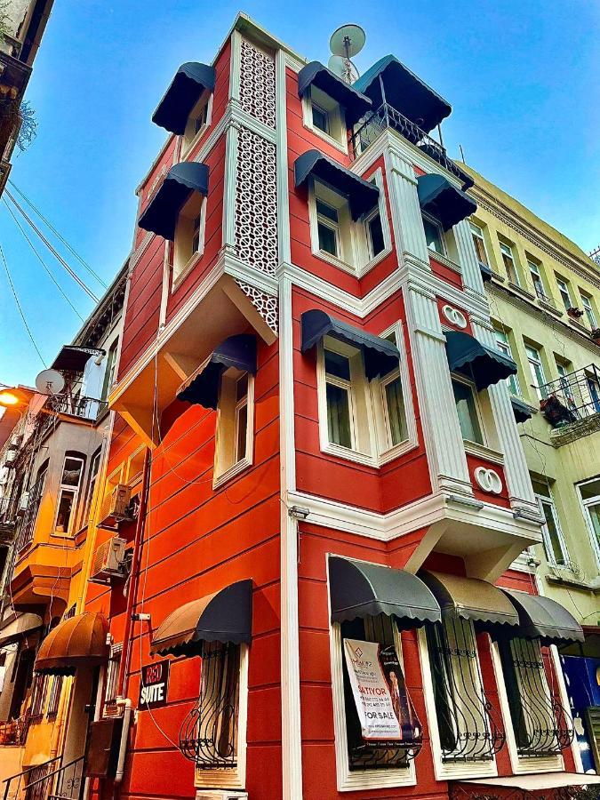 Taksim Red *