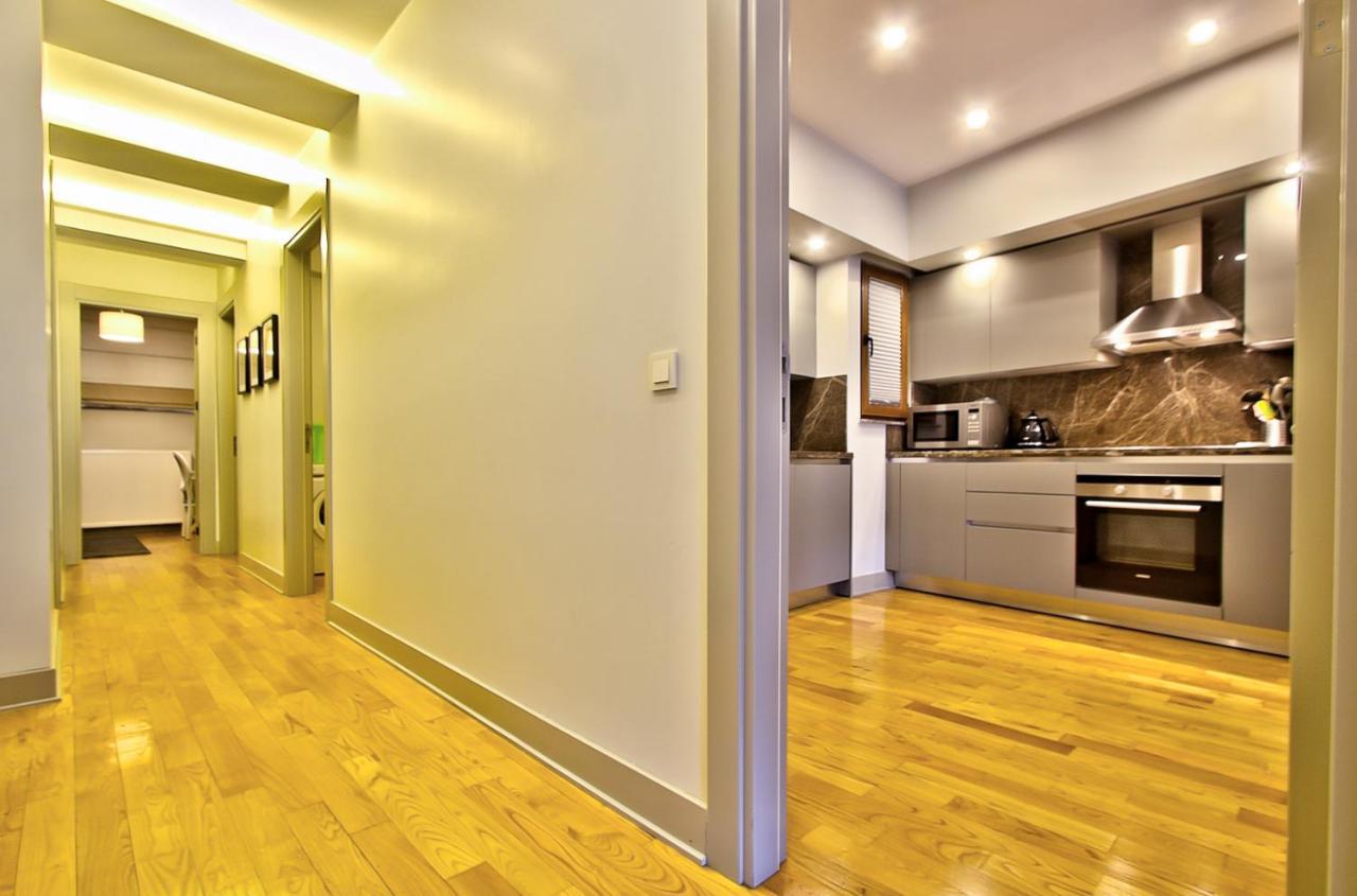 New Build With Modern Amenities And Balcony Istambul