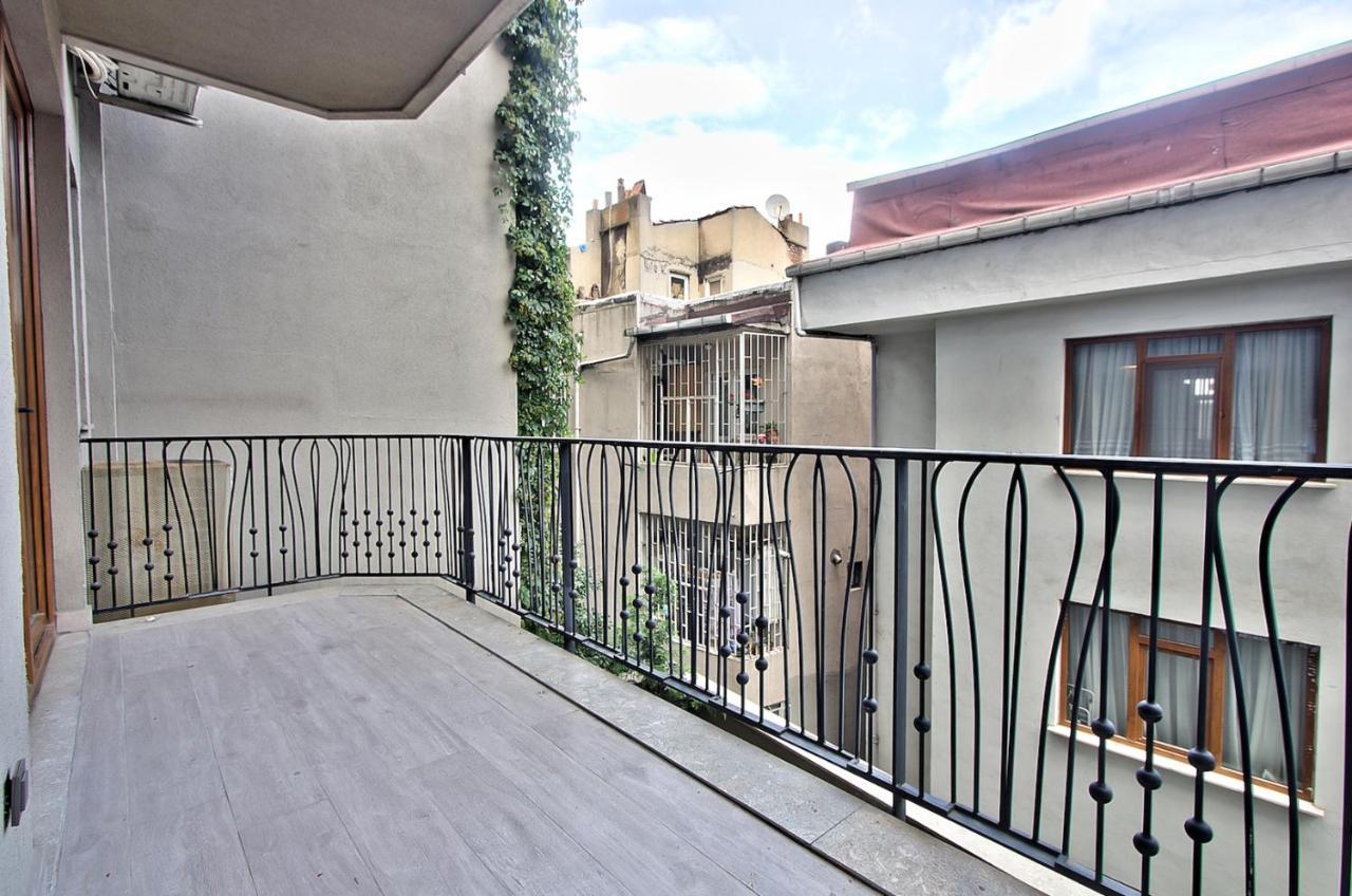 Daire New Build With Modern Amenities And Balcony