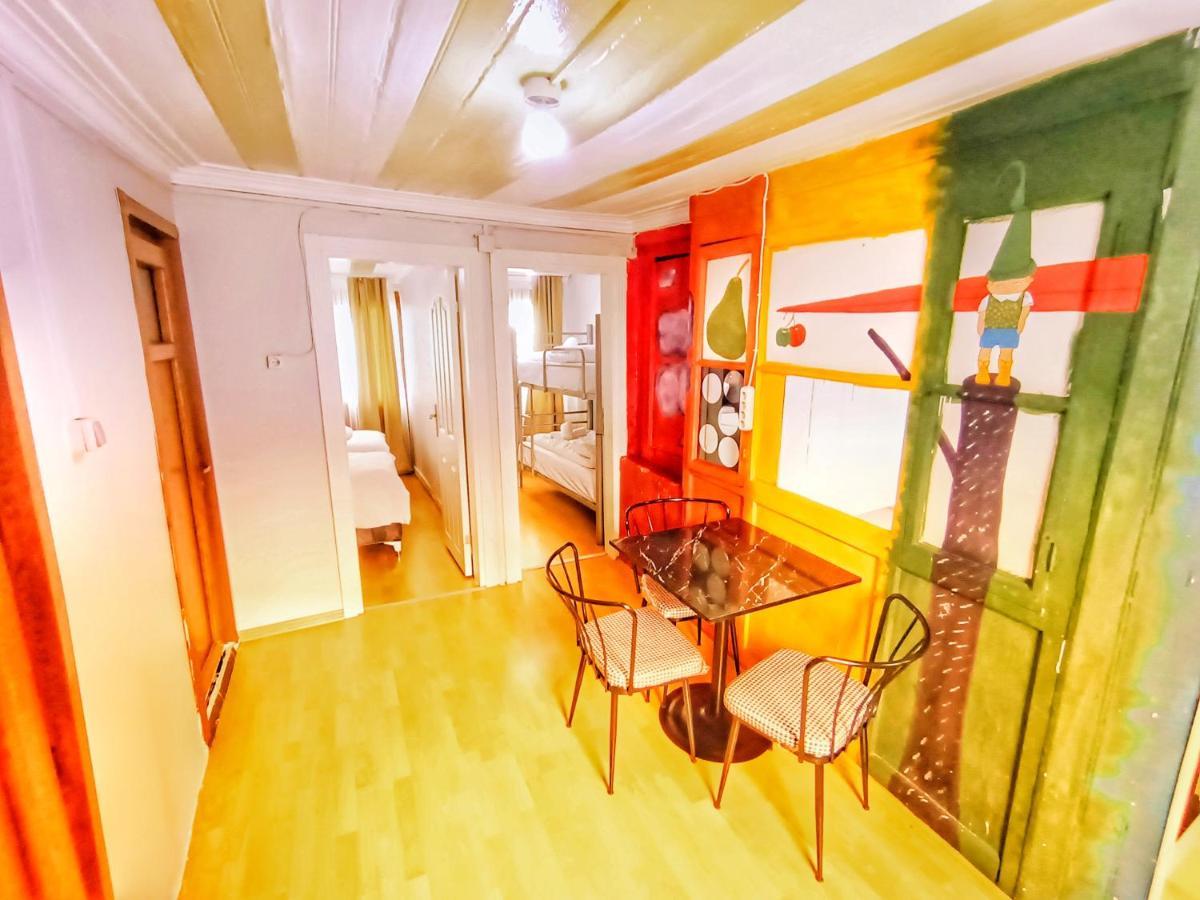 Albergue Taksim History Wooden Istambul