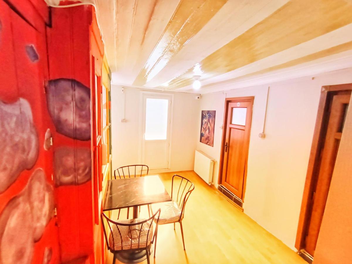Albergue Taksim History Wooden Istambul