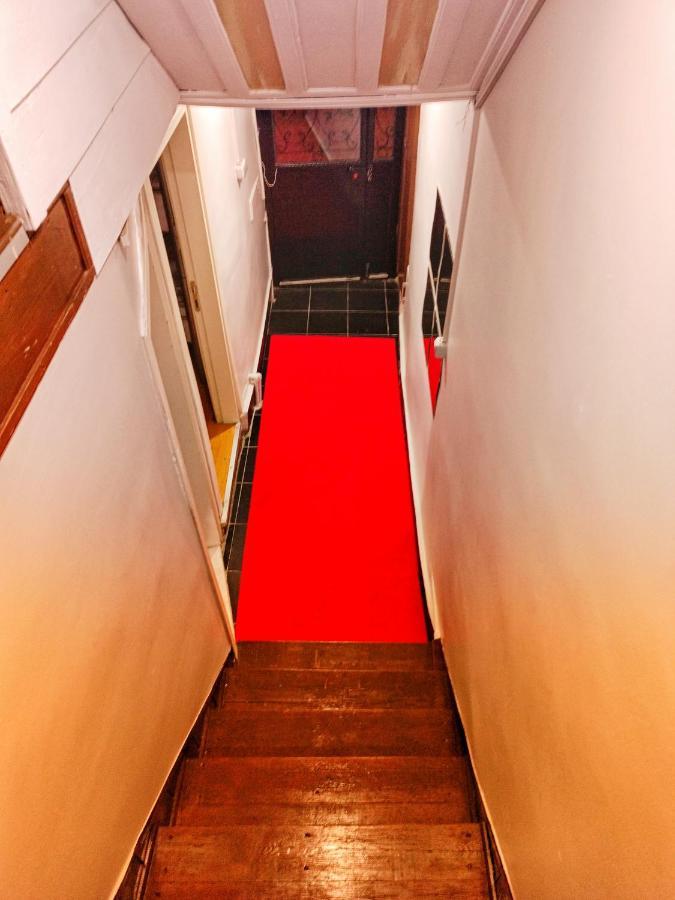 Albergue Taksim History Wooden