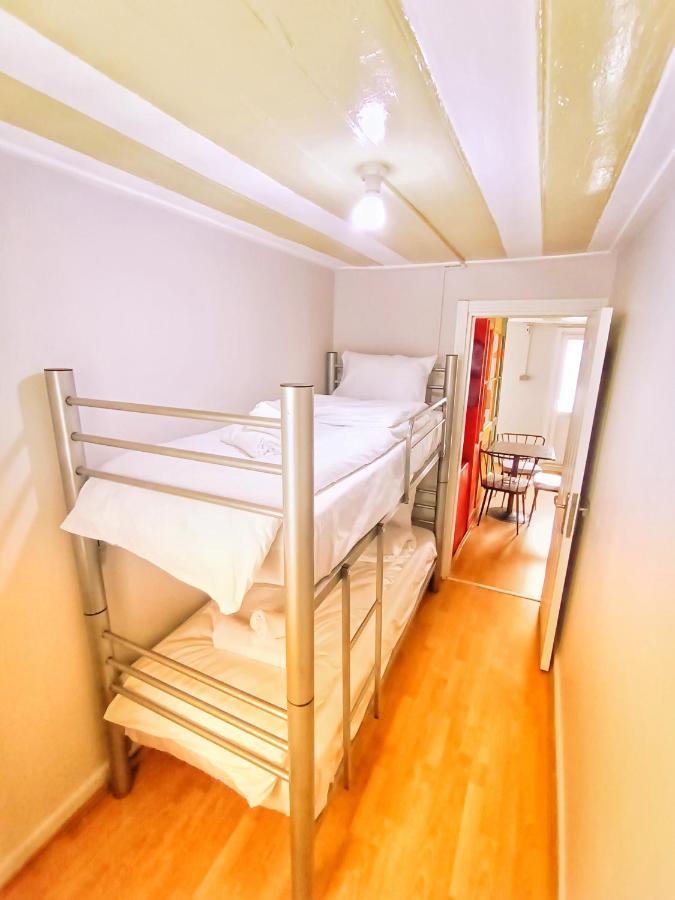 Albergue Taksim History Wooden *