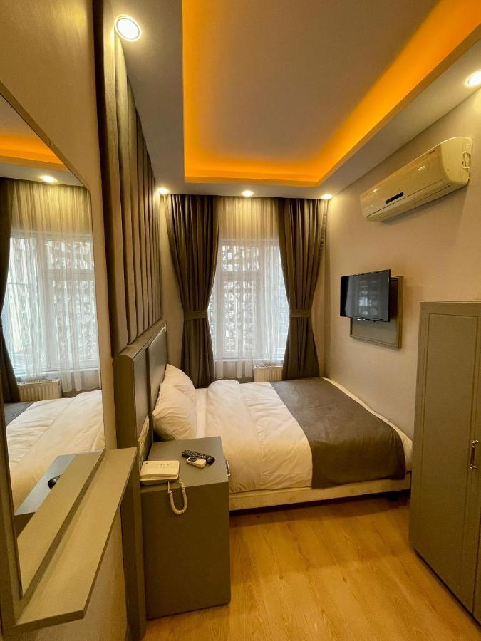 Crowned İstanbul