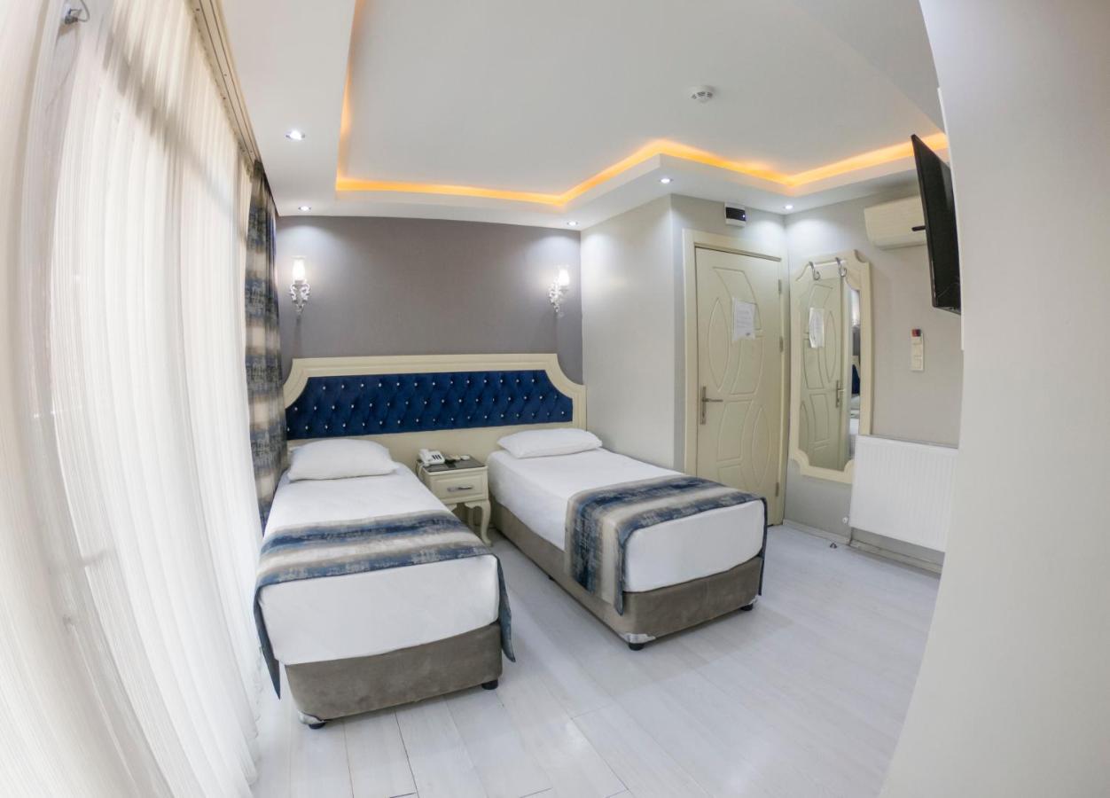 Crowned Otel