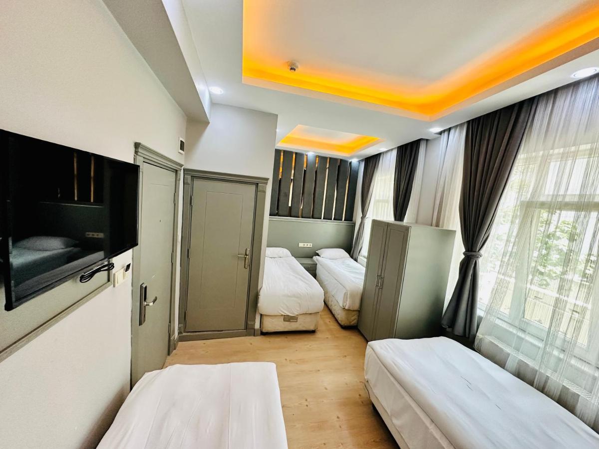 Crowned Otel