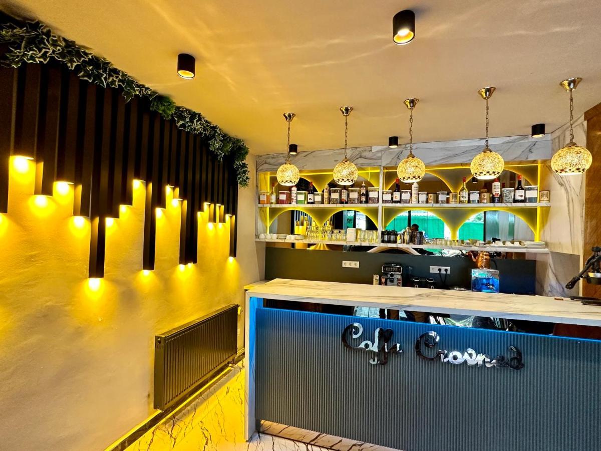 Crowned Otel 2*