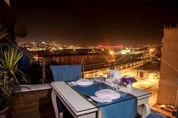 Crowned İstanbul